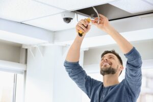 Pasang CCTV Malang Terdekat Lengkap dengan UPS, Apa Fungsinya?